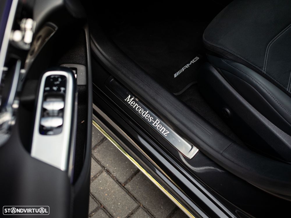 Mercedes-Benz E 300 de AMG Line - 28