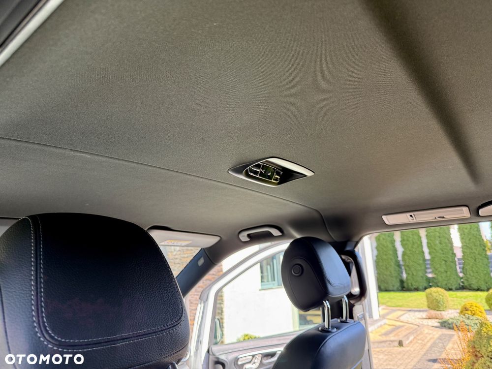 Mercedes-Benz Klasa V - 25