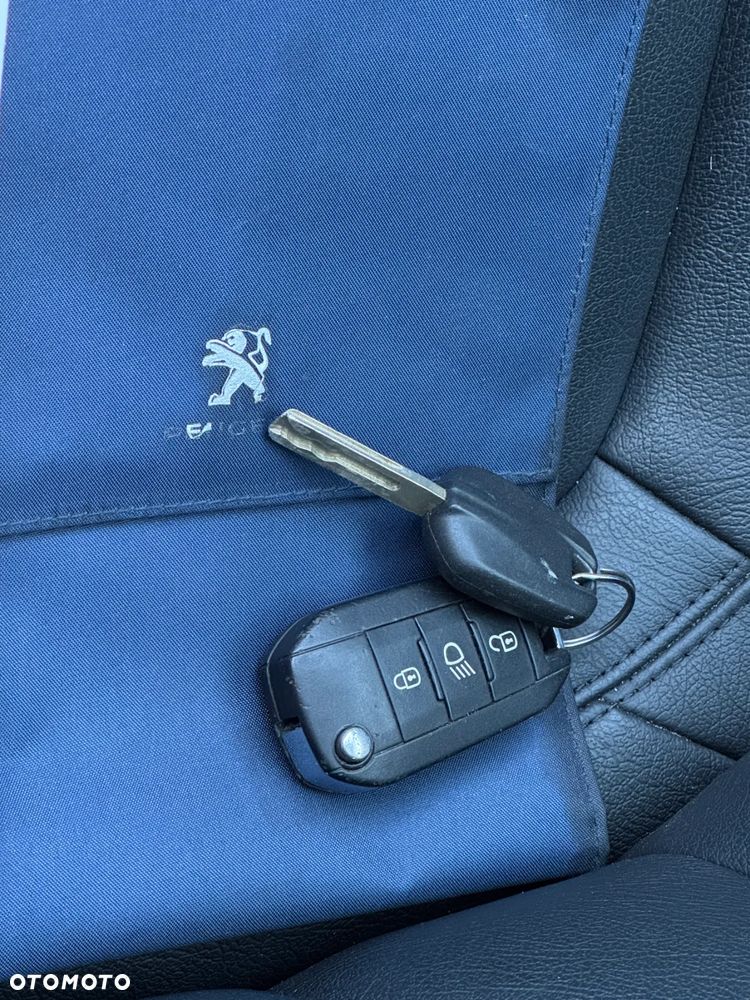 Peugeot 308 1.5 BlueHDi Allure S&S - 27