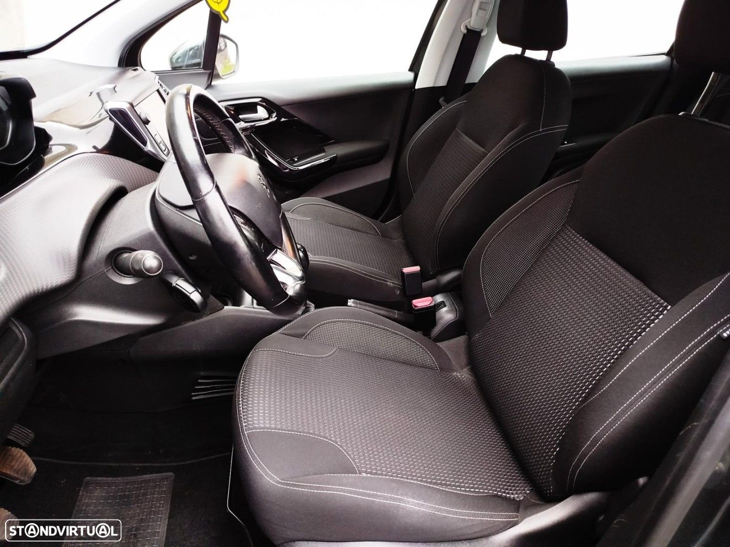 Peugeot 208 1.2 PureTech Signature - 10