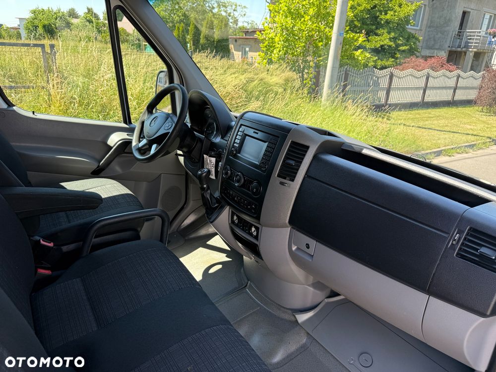 Mercedes-Benz Sprinter - 21