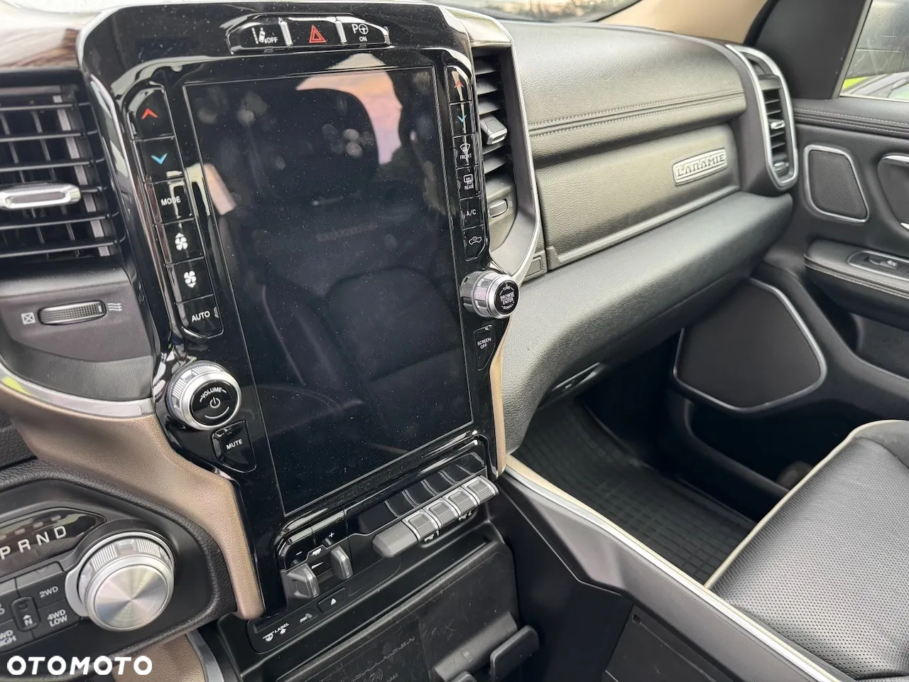 RAM 1500 Crew Cab Laramie - 39