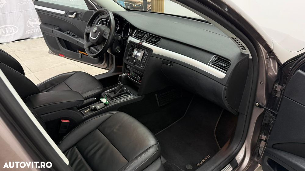 Skoda Superb 1.8 TSI DSG Ambition - 8