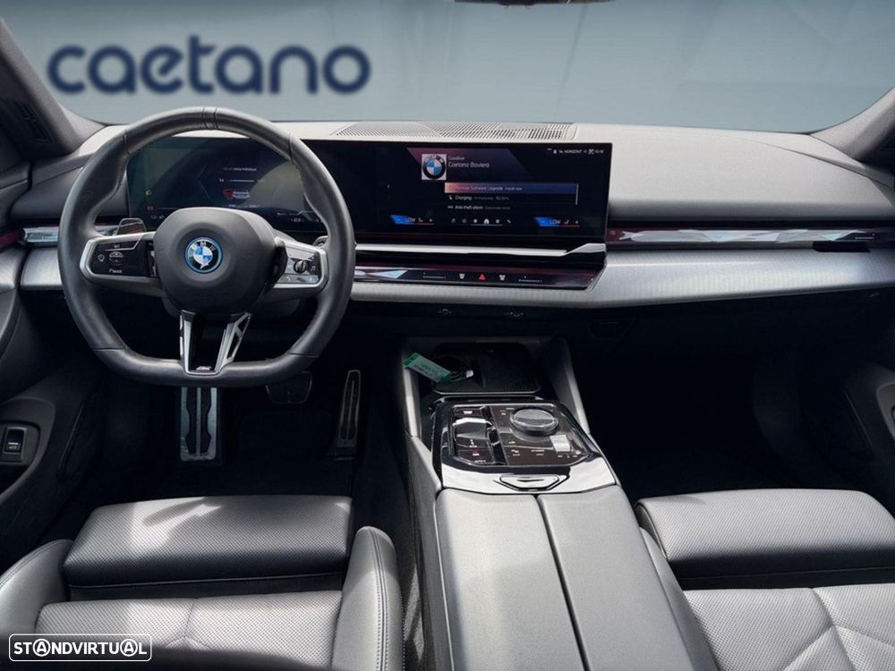 BMW i5 eDrive40 Pack Desportivo M - 12