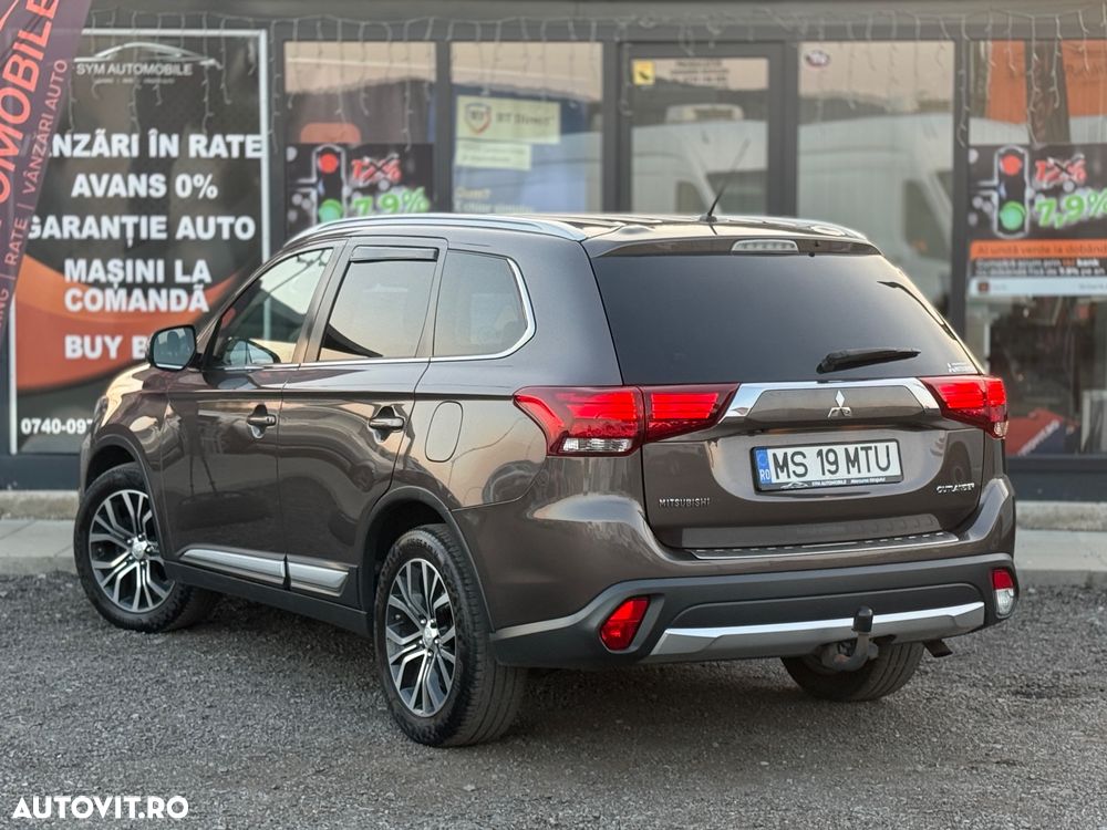Mitsubishi Outlander - 5