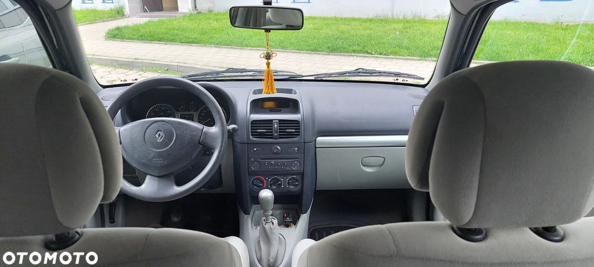 Renault Clio - 11