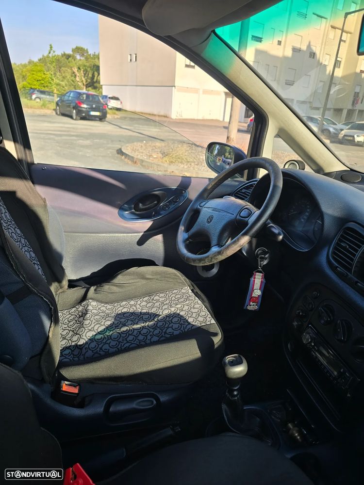 VW Sharan 1.8 T Trendline 7L - 7