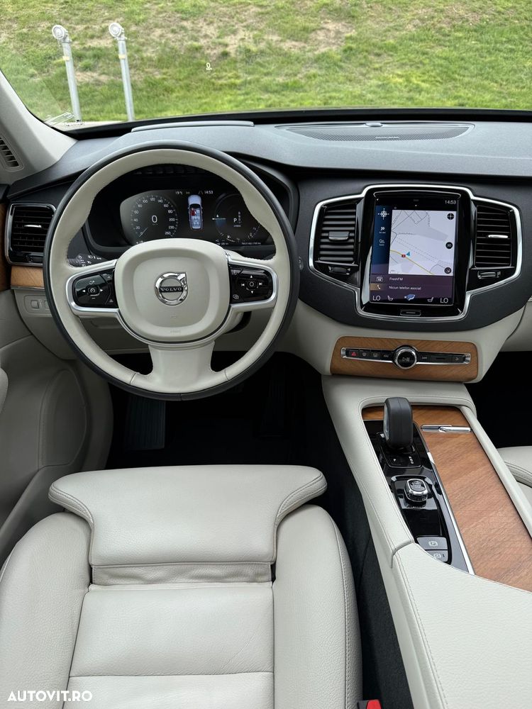 Volvo XC 90 - 9