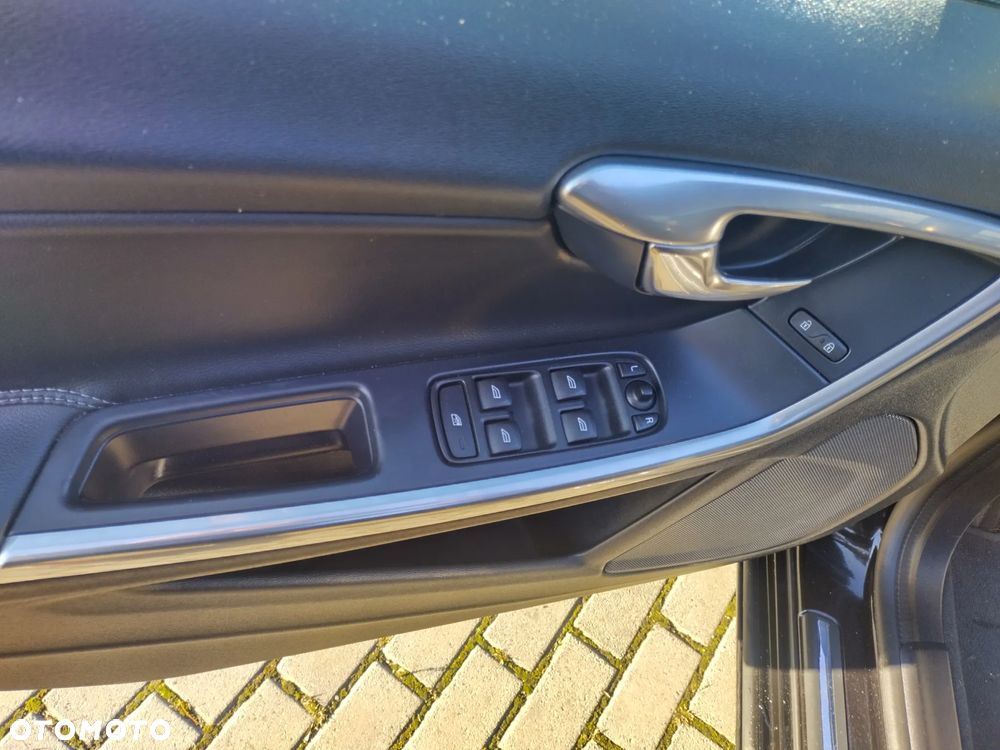 Volvo V60 D2 Drive-E Kinetic - 23