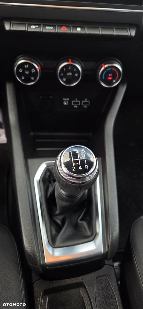 Renault Clio TCe 100 BUSINESS EDITION - 26