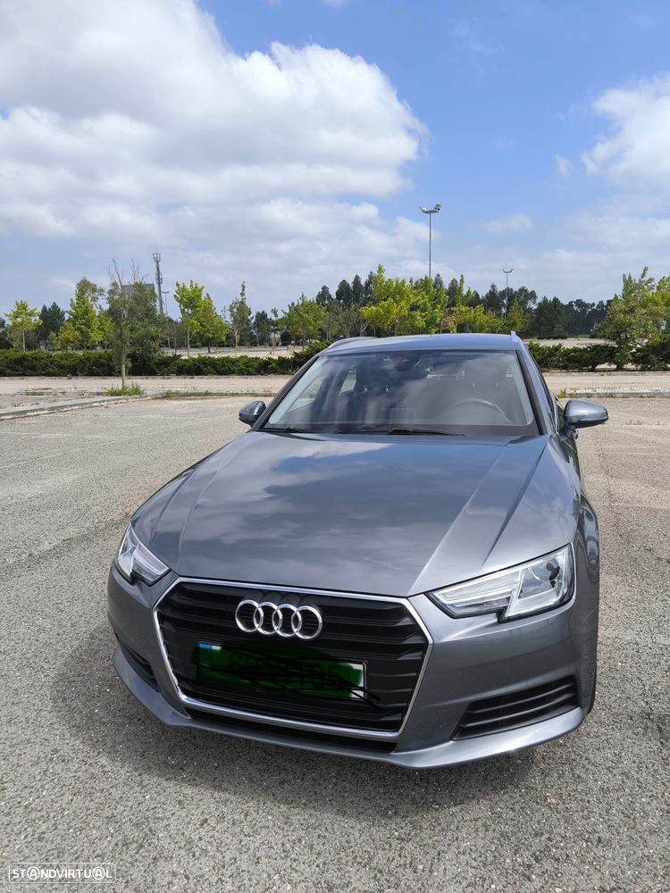 Audi A4 Avant 2.0 TDI S tronic - 1