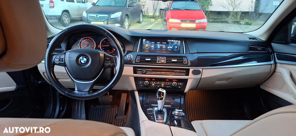 BMW Seria 5 530d xDrive AT - 12