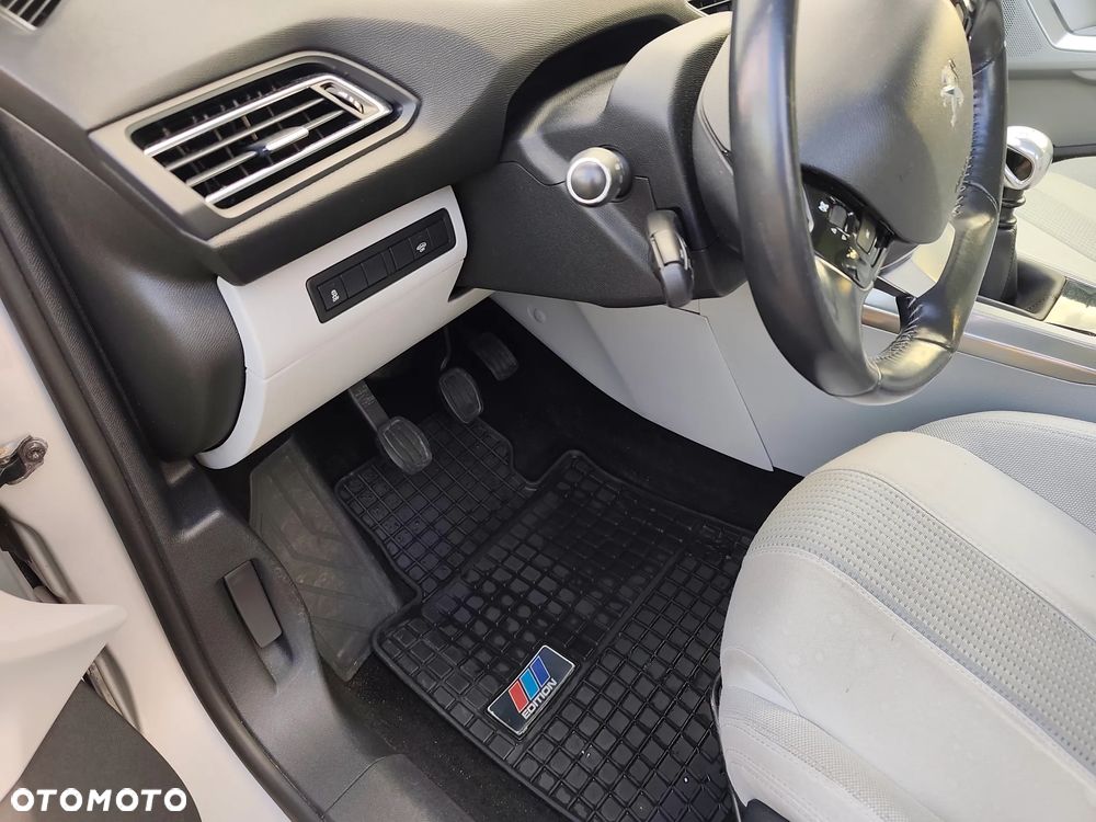 Peugeot 308 1.6 THP Allure - 18