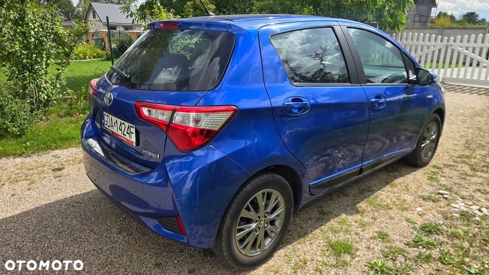 Toyota Yaris Hybrid 100 Premium - 4