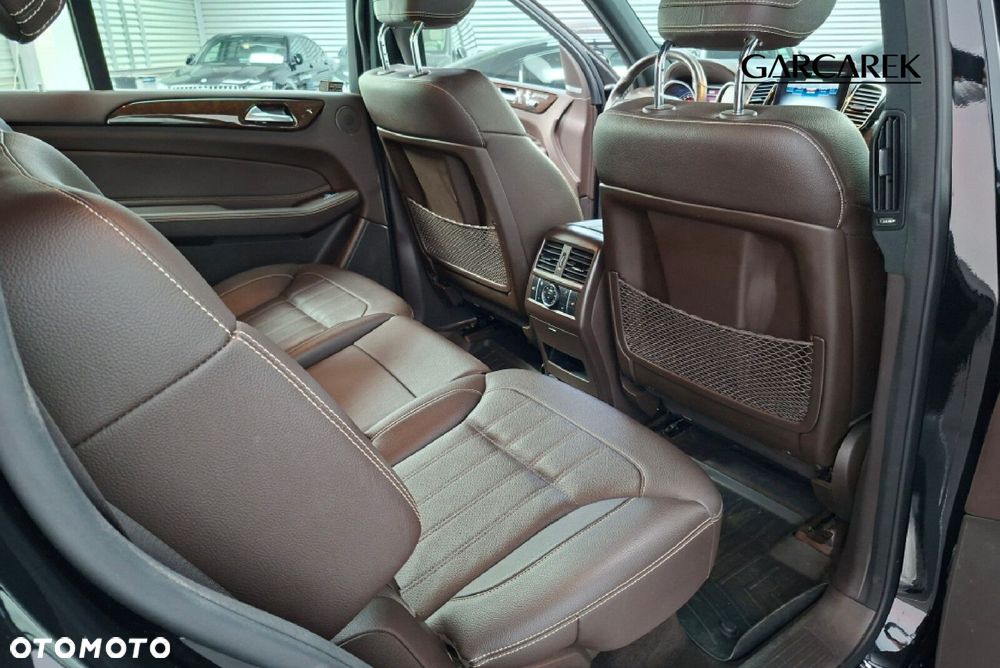 Mercedes-Benz GLS - 23