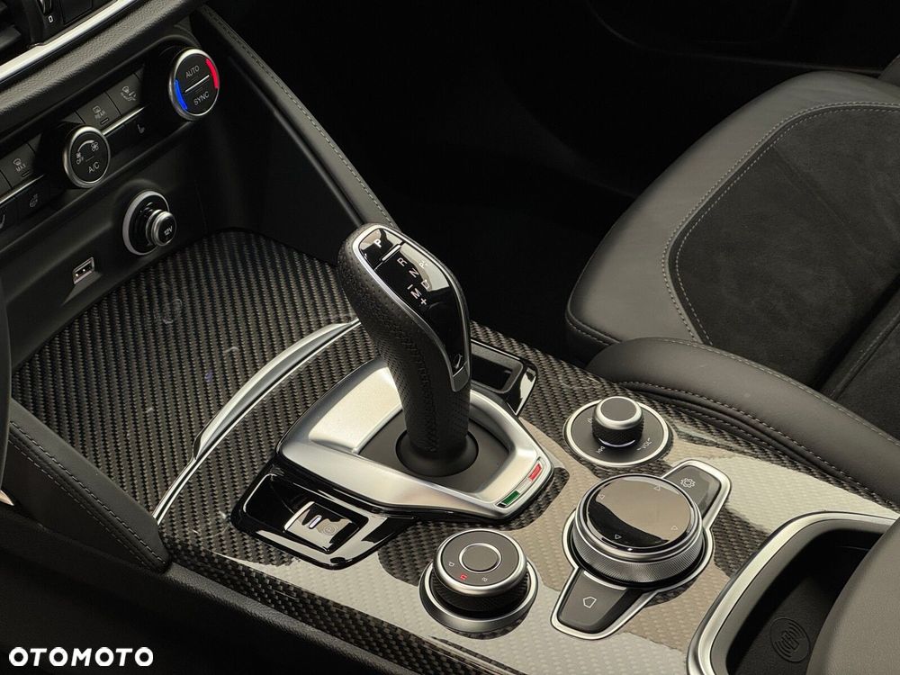 Alfa Romeo Stelvio 2.0 Turbo Veloce TI Q4 - 9