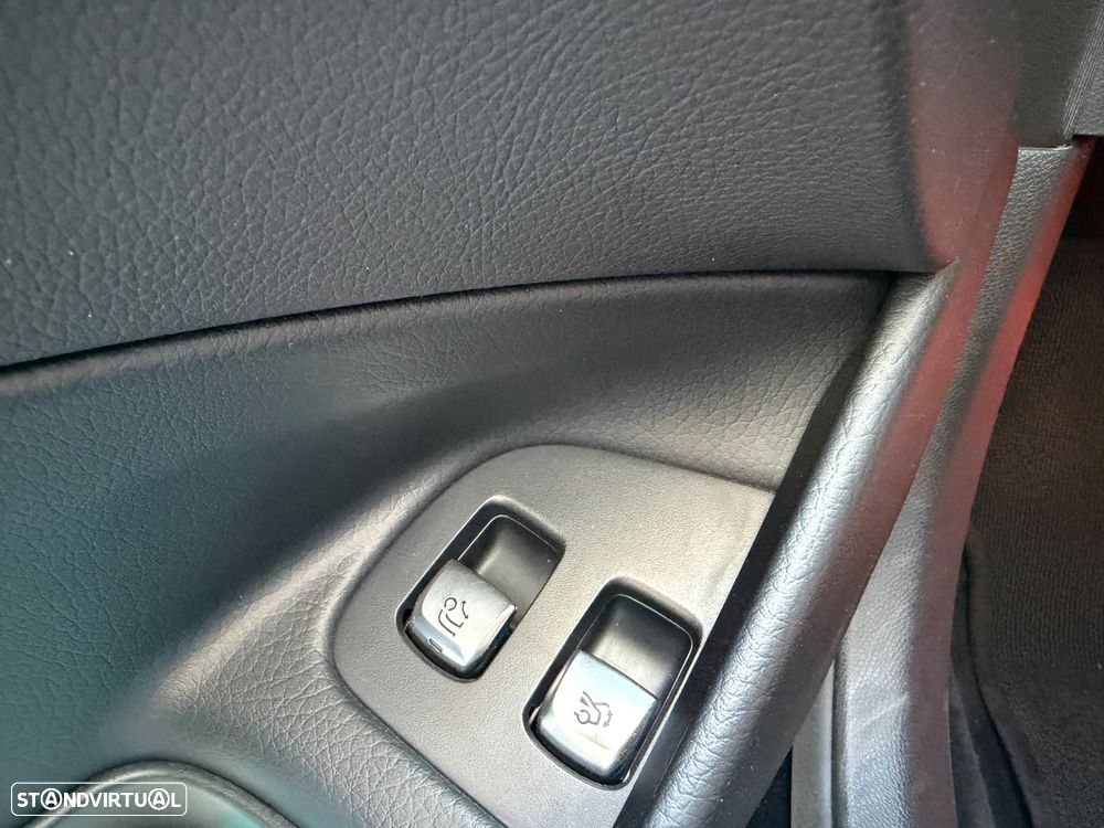 Mercedes-Benz E 300 Bluetec Hybrid Avantgarde - 22