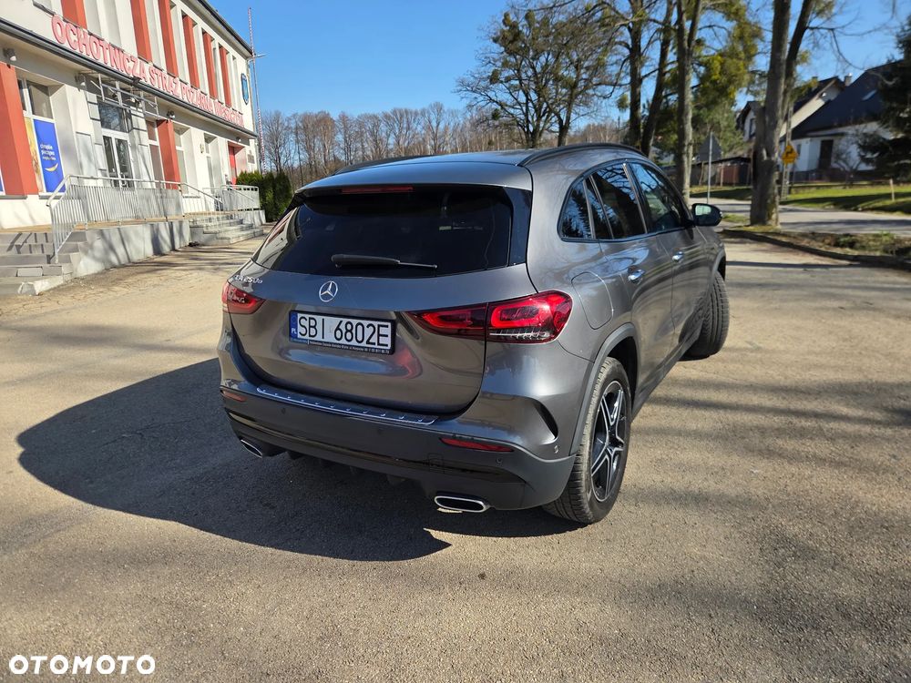 Mercedes-Benz GLA 250e AMG Line - 4