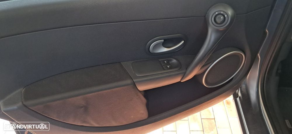 Renault Clio 1.2 16V Confort - 4