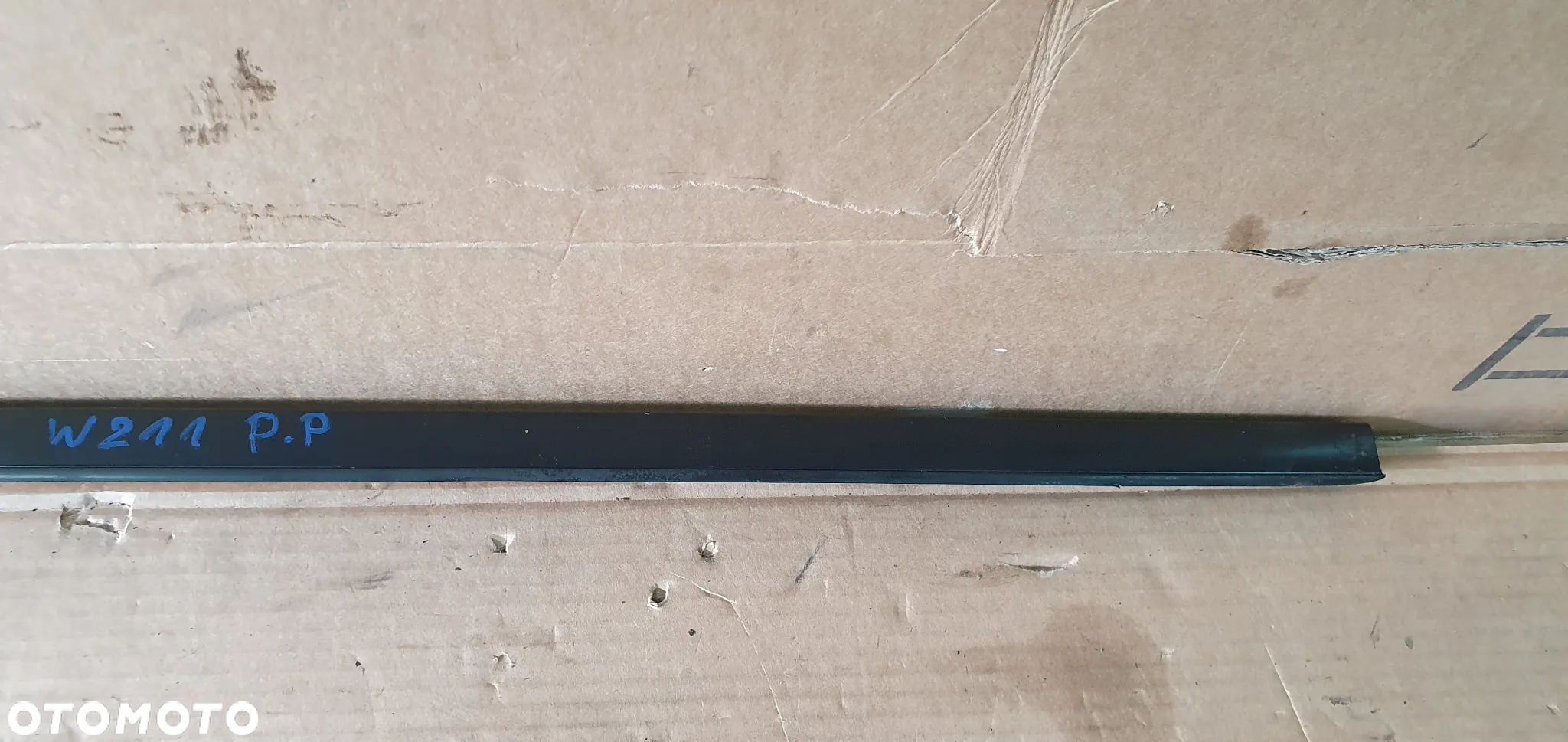 Listwa szyby czołowej prawy przód przednia prawa Mercedes E-Klasa W211 A2116901882 - 4