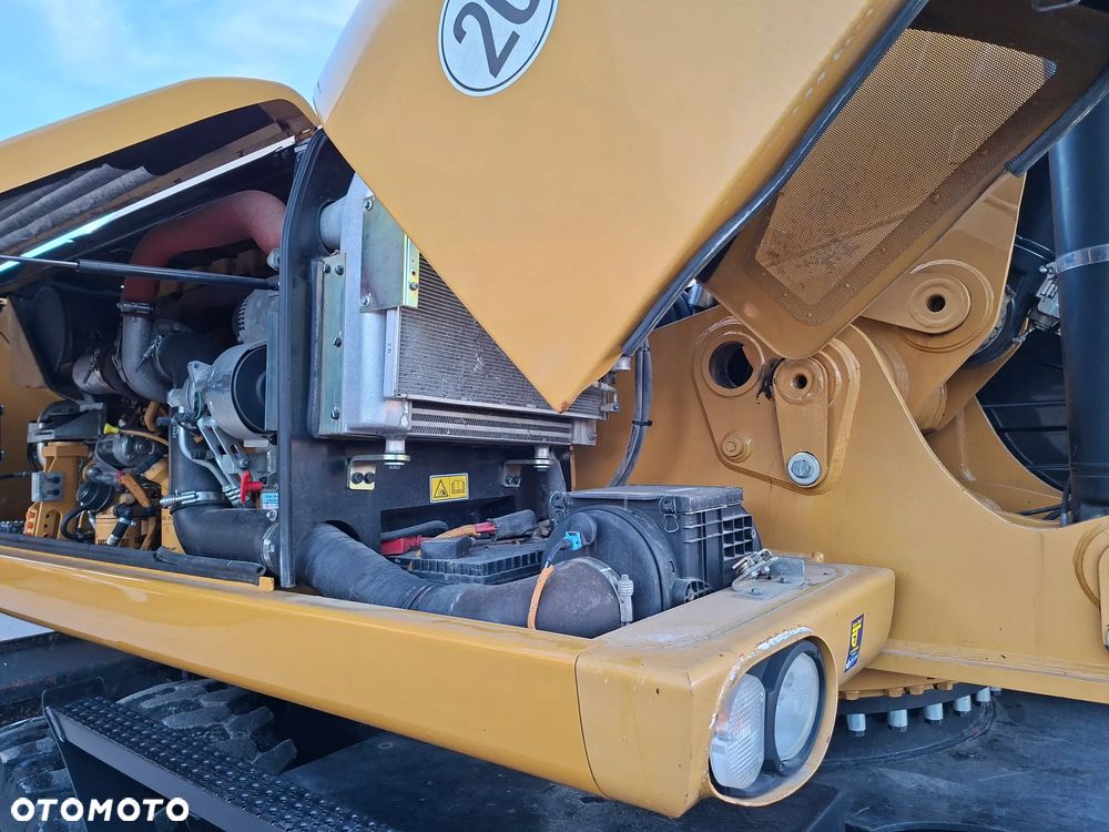 Caterpillar CAT M 322 D - 22