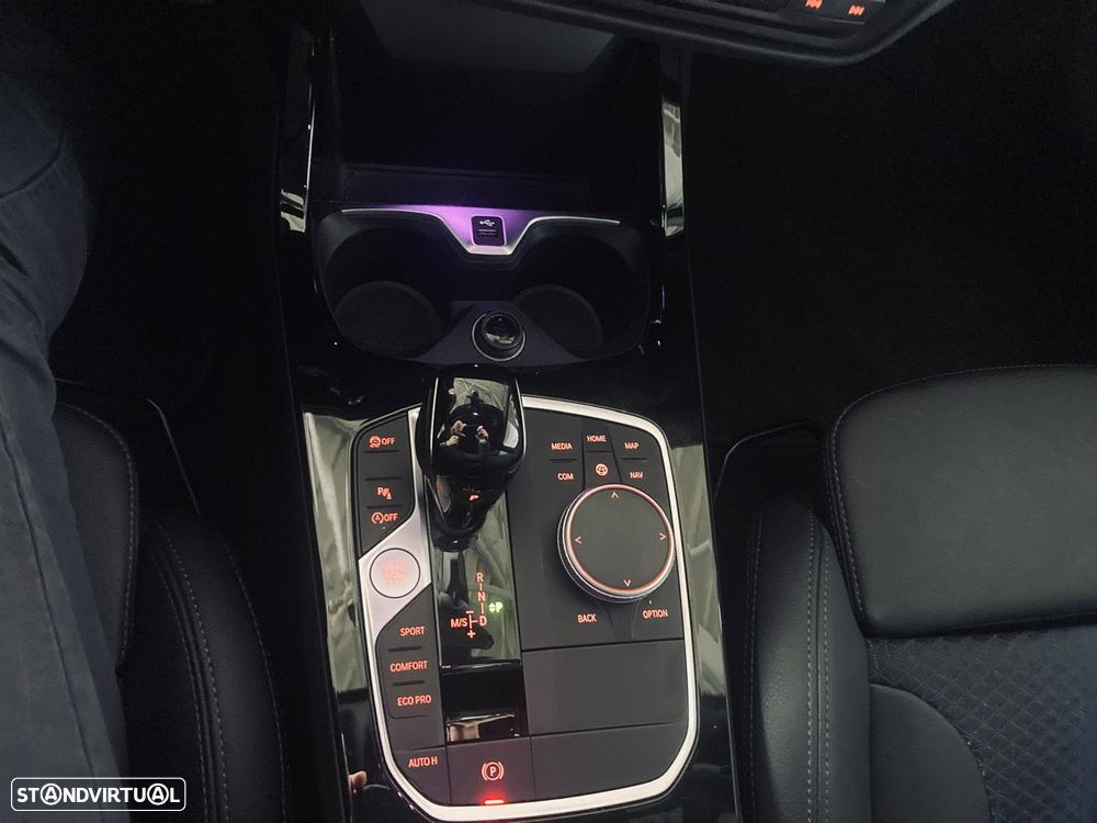 BMW 116 d Pack Desportivo M Auto - 17