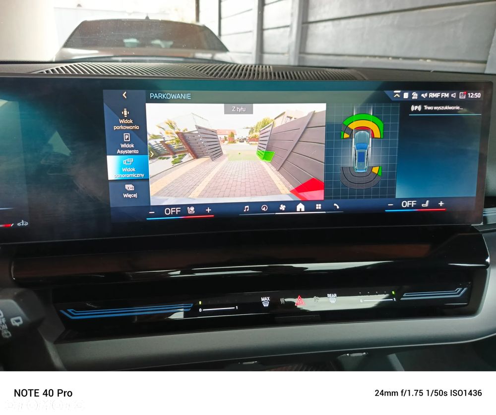 BMW Seria 5 520i - 32