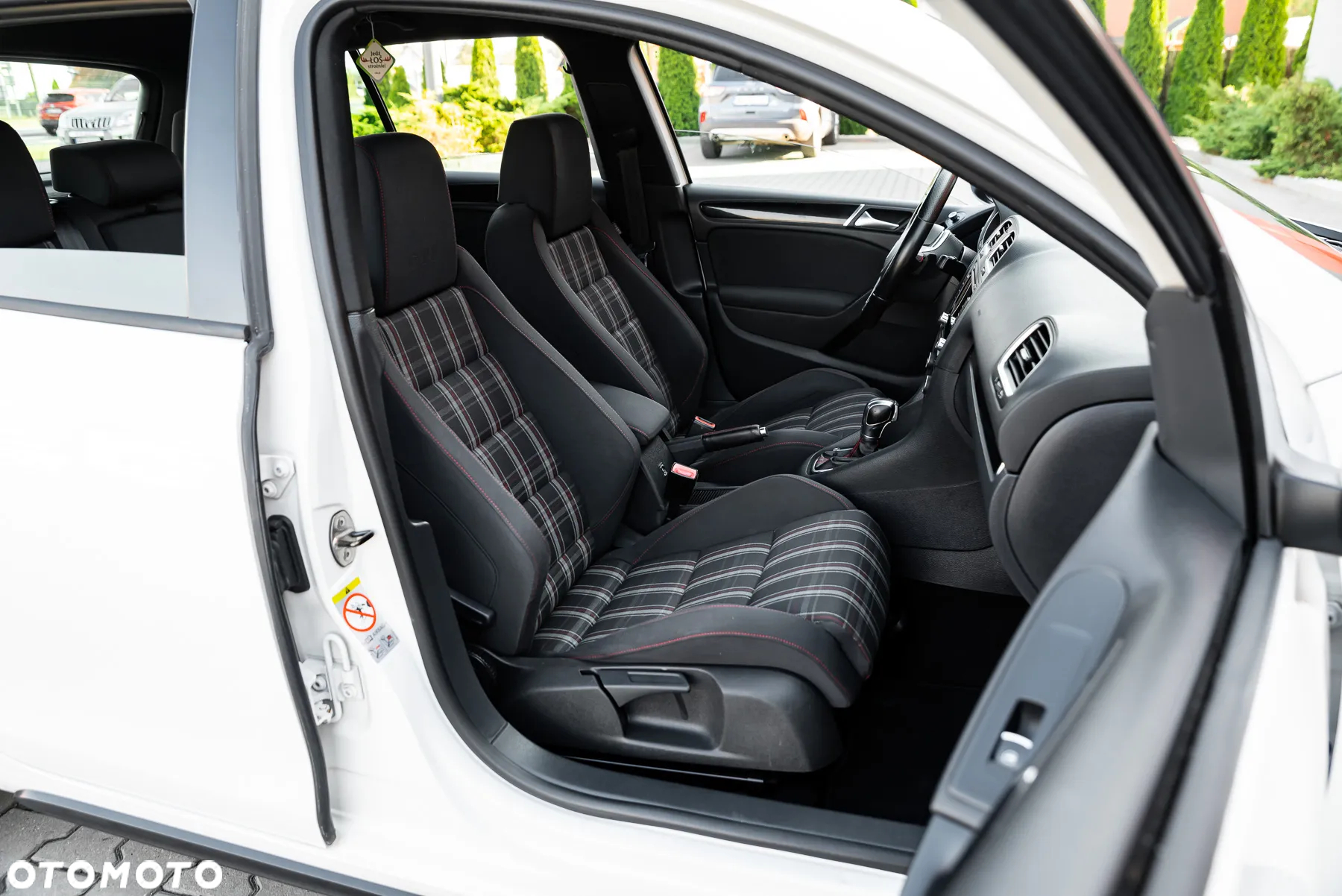 Volkswagen Golf 2.0 GTI DSG - 31