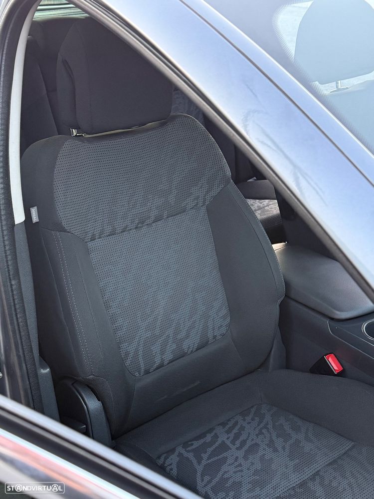 Peugeot 3008 1.6 e-HDi Executive CMP6 - 14