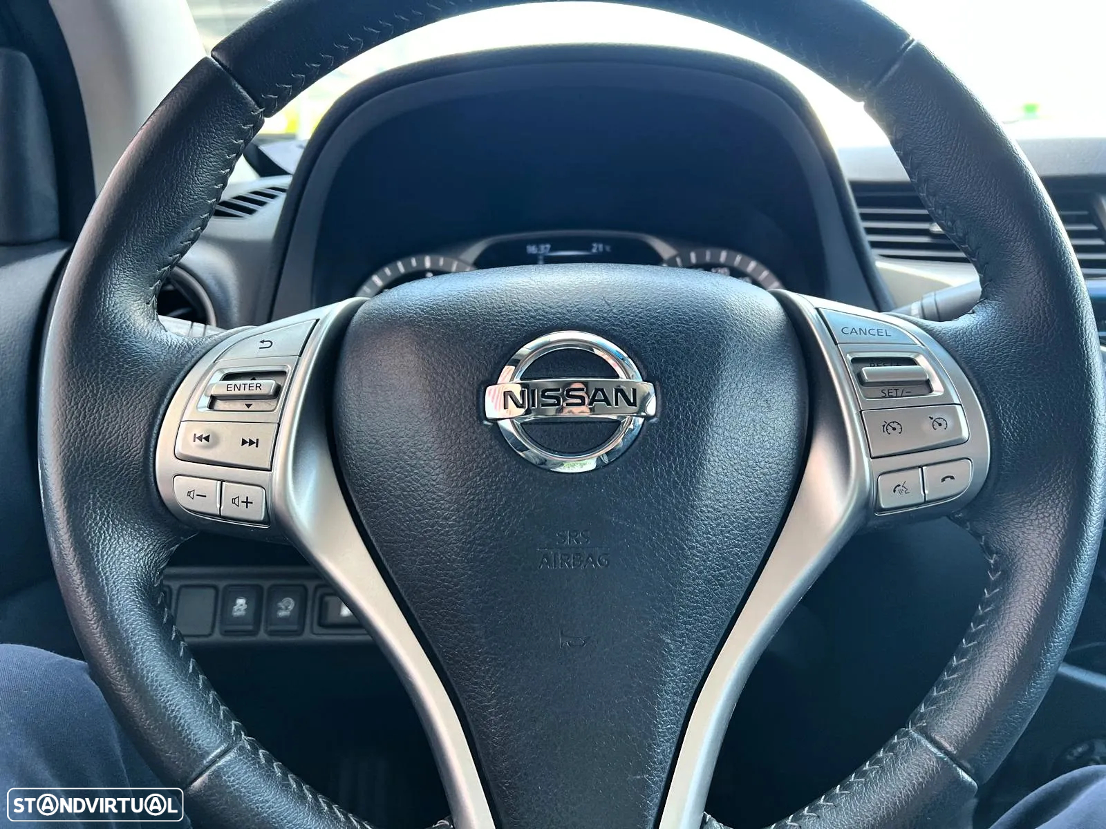 Nissan Navara 2.3 dCi CD 4WD Tekna - 6