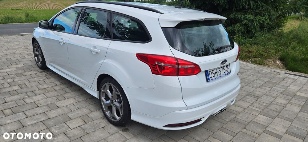 Ford Focus 2.0 EcoBoost ST mit Leder-Sport-Paket - 6
