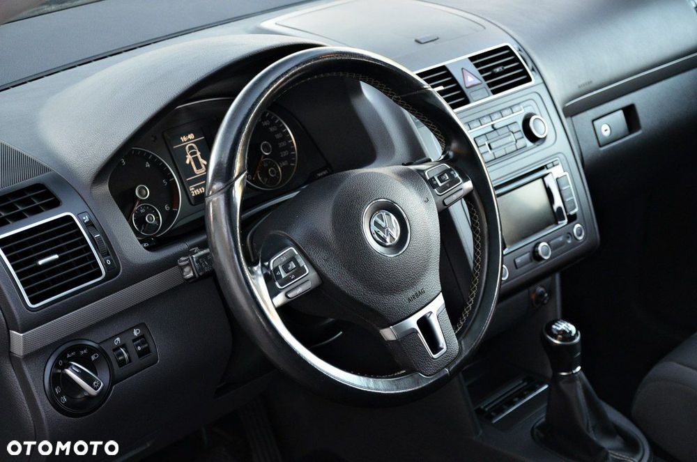 Volkswagen Touran - 18