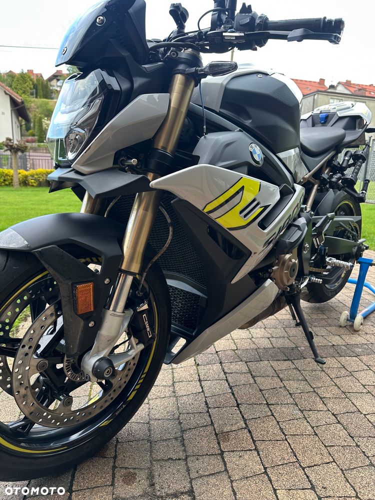 BMW S - 10