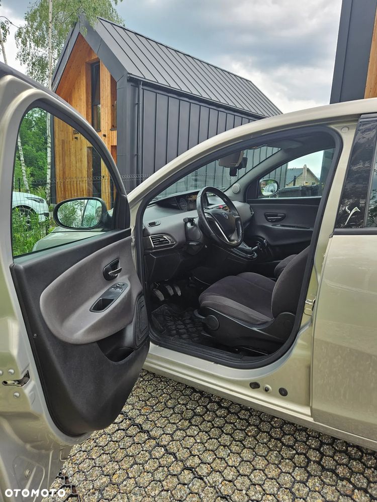 Lancia Ypsilon 0.9 Gold S&S - 2