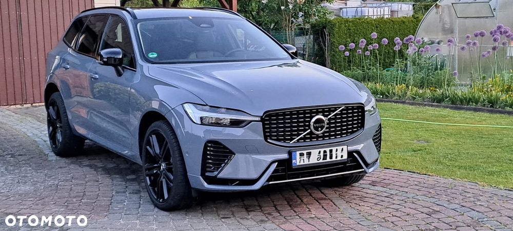 Volvo XC 60 T8 Plug-In Hybrid AWD Plus Black Edition - 2