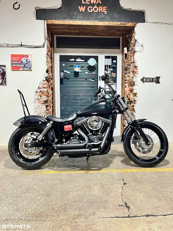 Harley-Davidson Dyna Street Bob - 1
