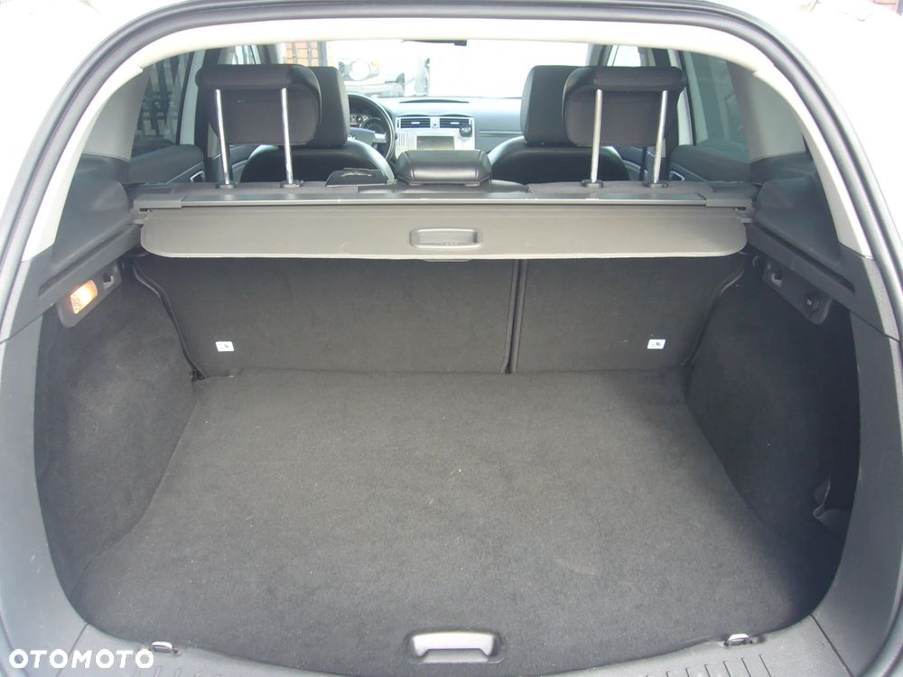 Ford Kuga 2.0 TDCi 2x4 Titanium - 20