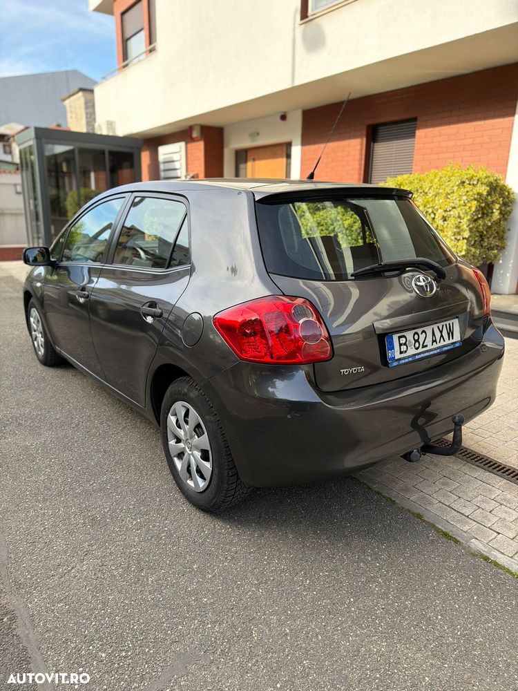 Toyota Auris 1.4 D-4D Luna Plus - 3