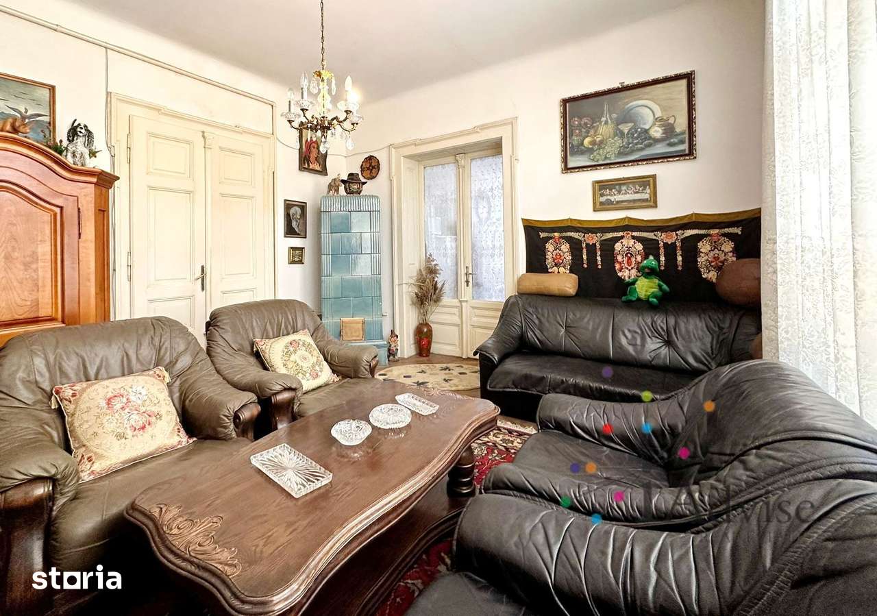 APARTAMENT CU FARMEC ISTORIC IN ZONA SCHEI — fotografia 3