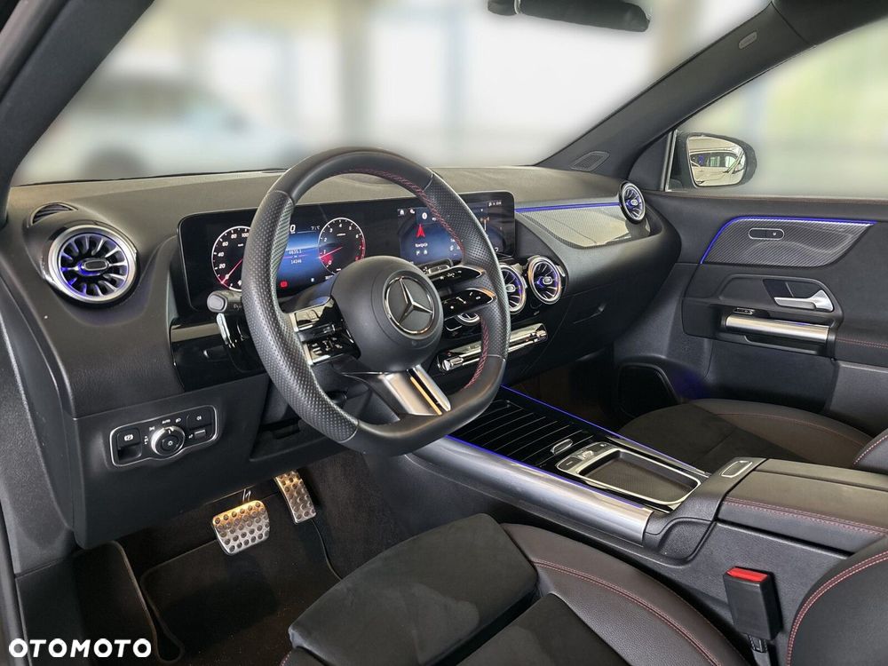 Mercedes-Benz GLA - 15