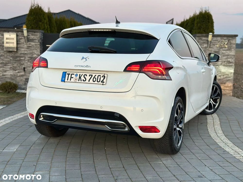 Citroën DS4 BlueHDi 120 S&S SoChic - 19