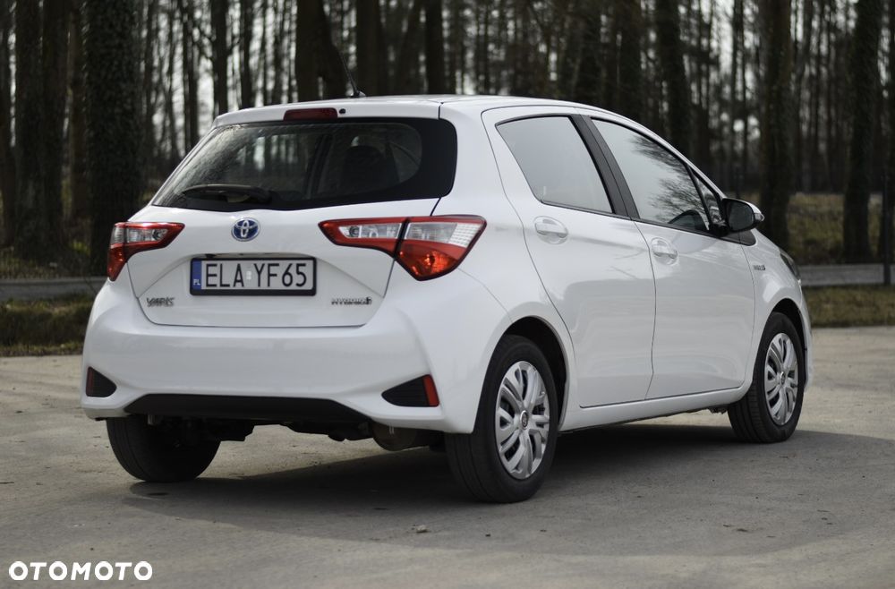 Toyota Yaris Hybrid 100 Premium EU6 - 6