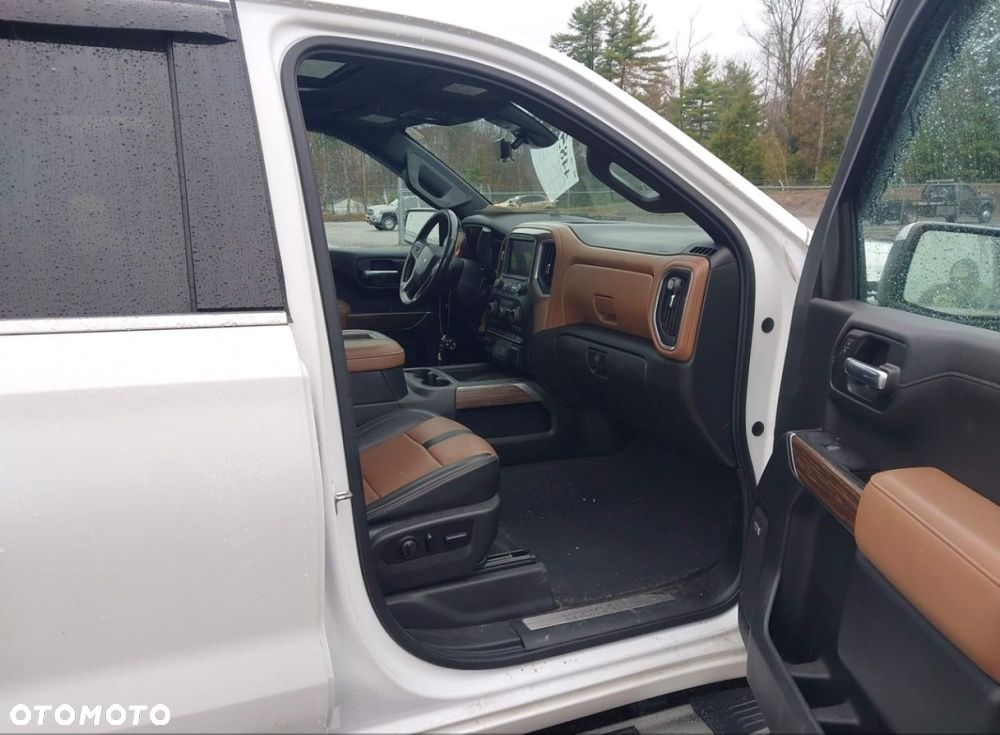Chevrolet Silverado - 12