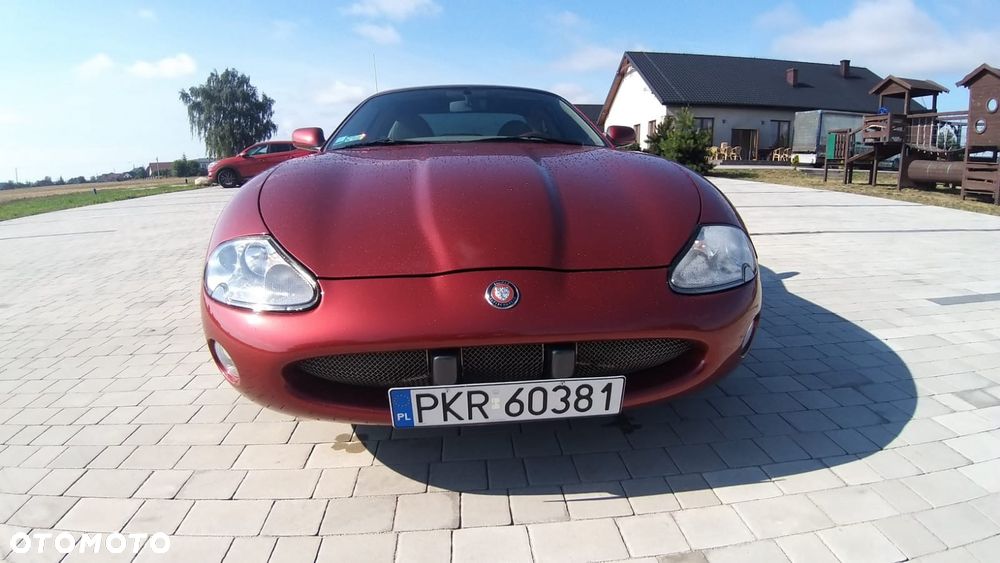 Jaguar XK Coupe - 9