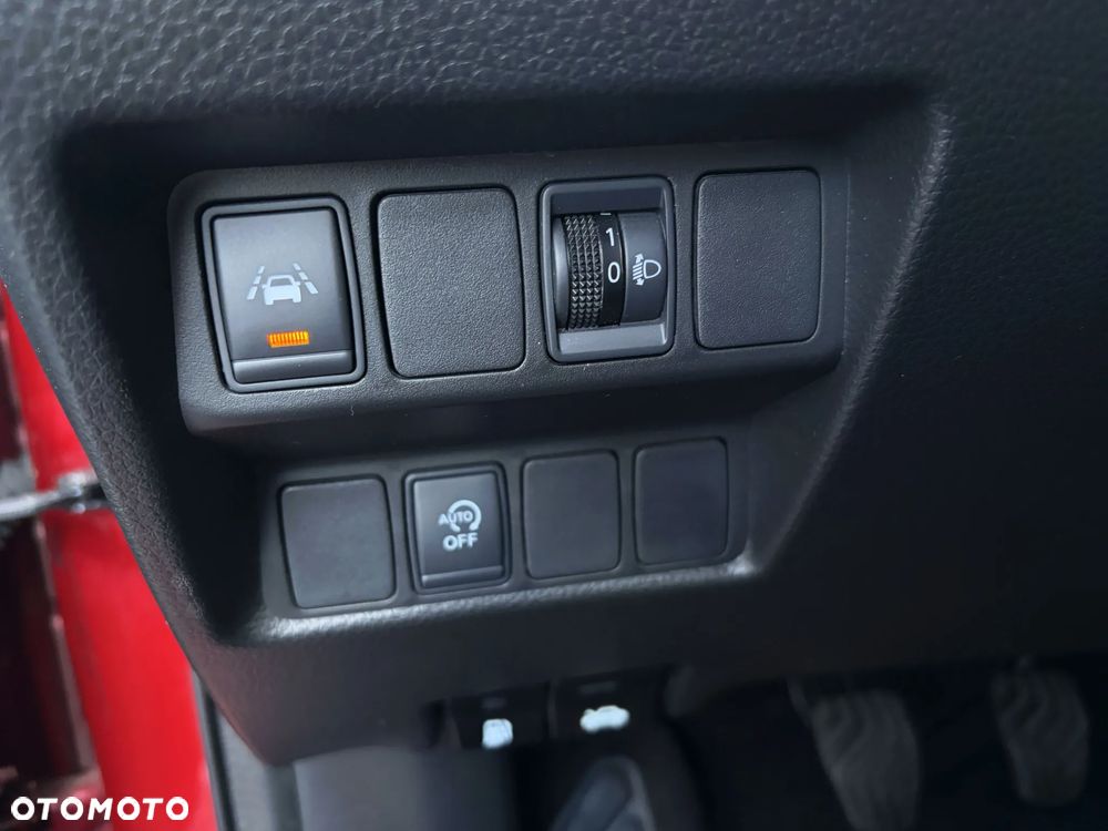 Nissan Qashqai 1.3 DIG-T N-Connecta - 29