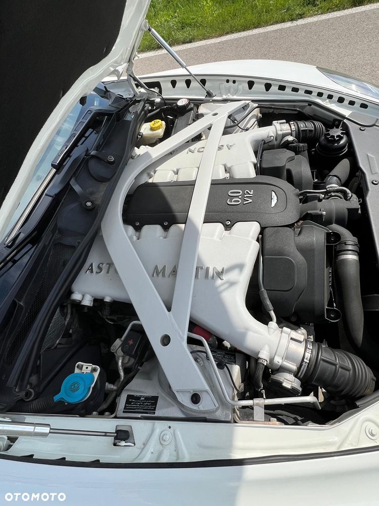 Aston Martin Rapide S - 7