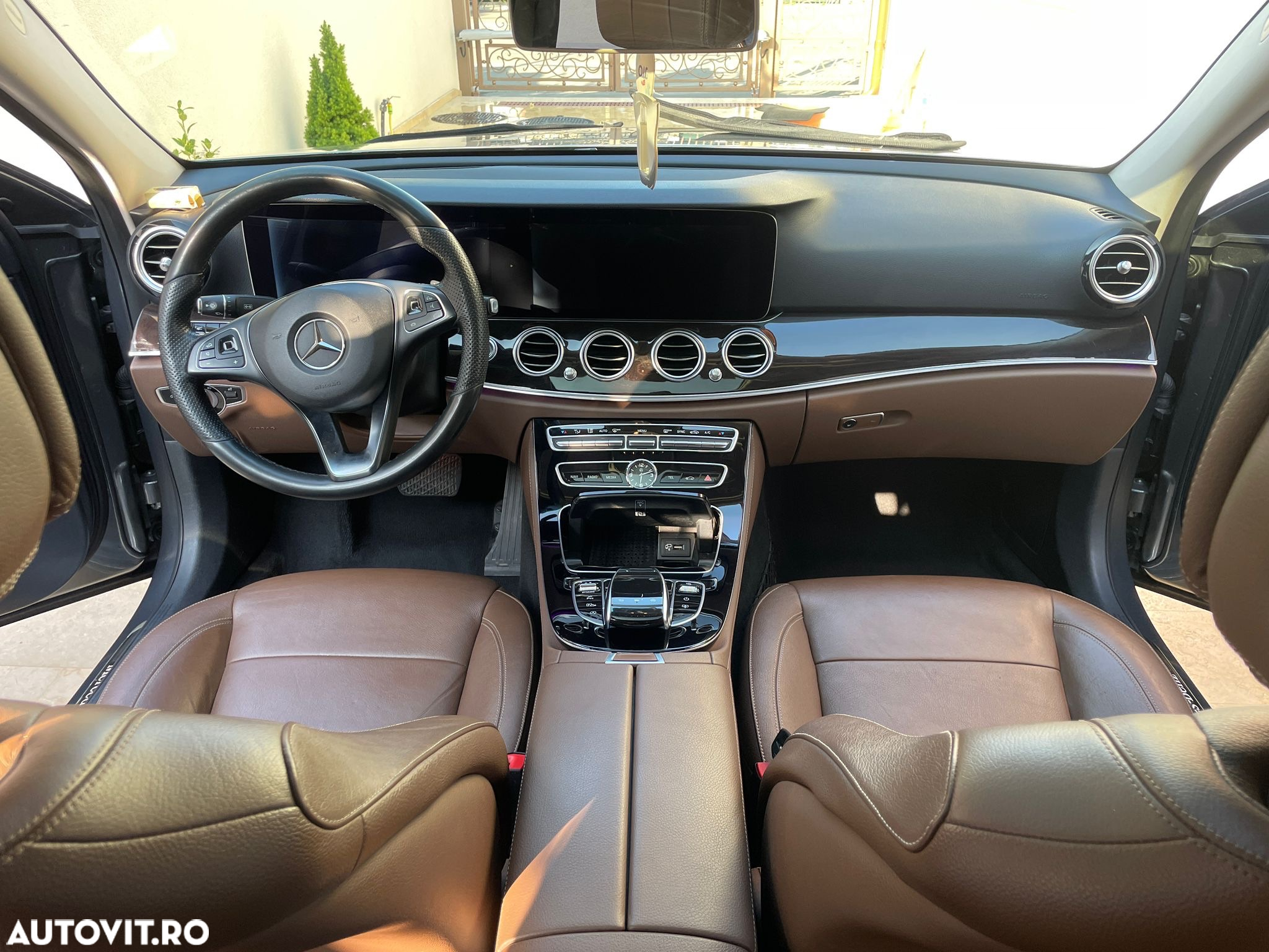 Mercedes-Benz E 220 d T 9G-TRONIC - 12