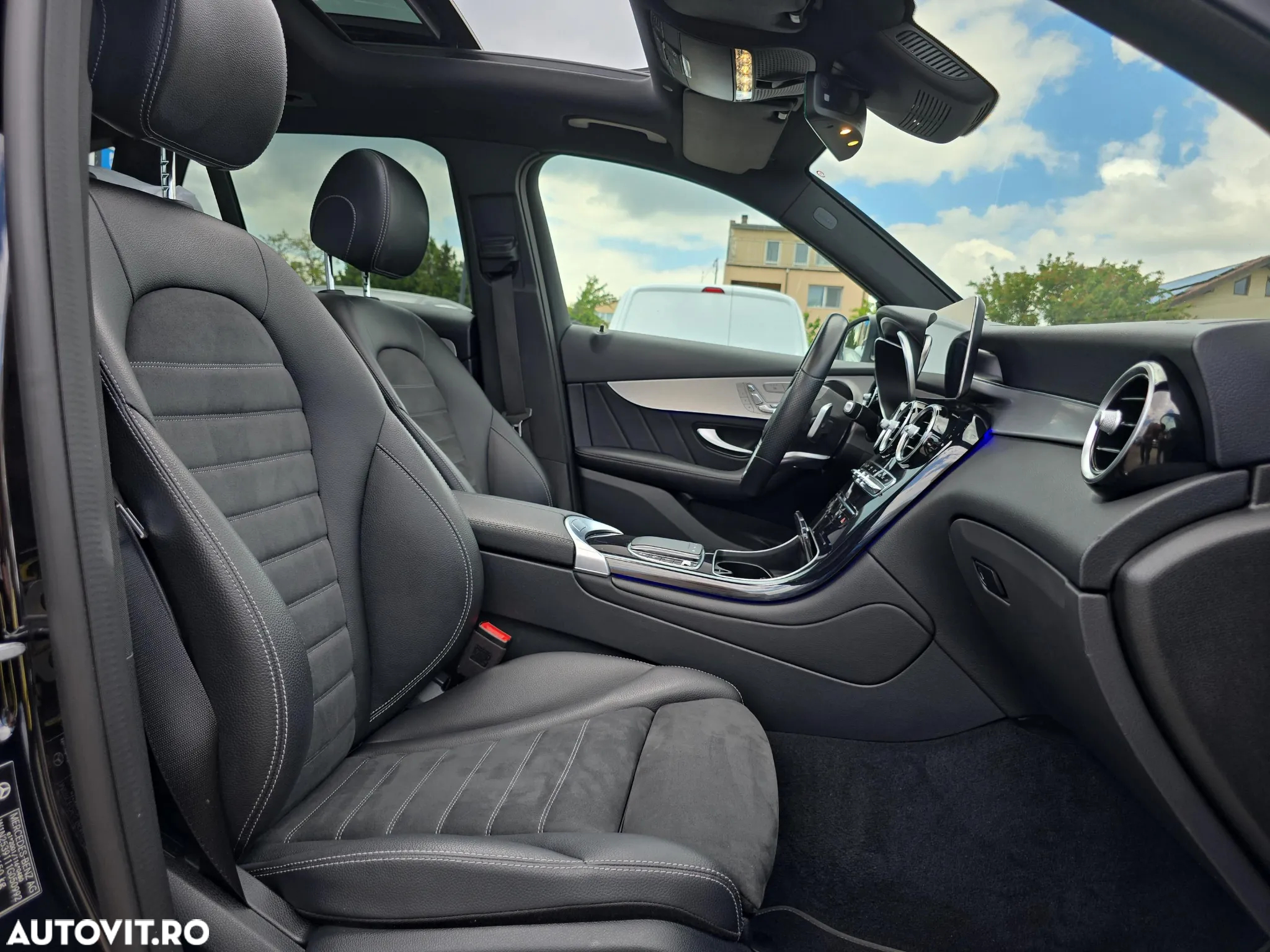 Mercedes-Benz GLC - 31