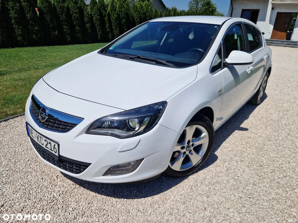 Opel Astra 1.6 Turbo - 2