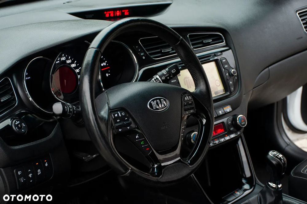 Kia Ceed - 35